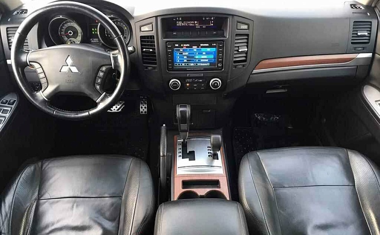Mitsubishi Pajero IV