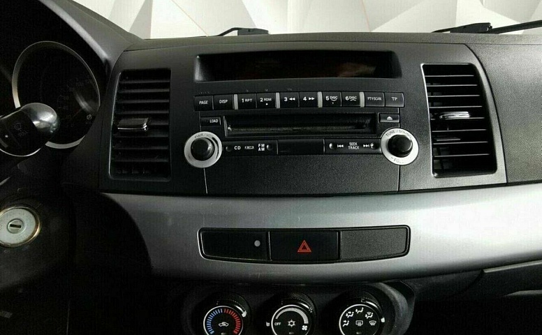 Mitsubishi lancer