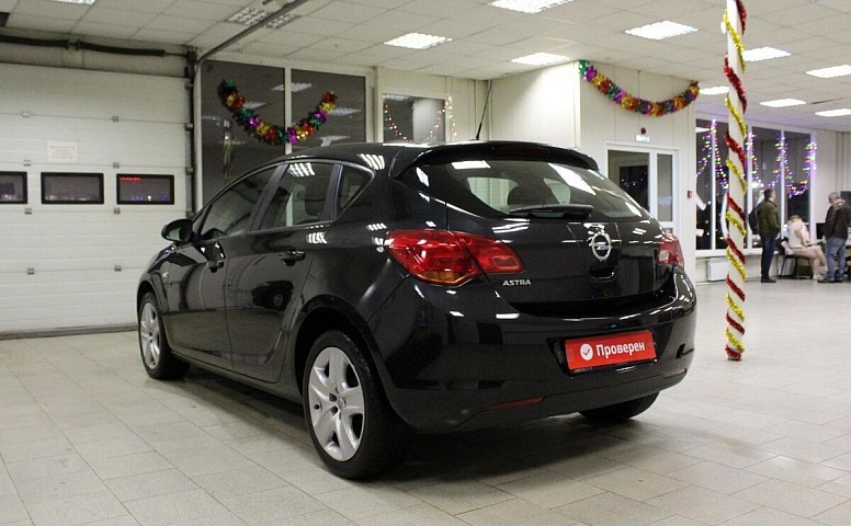 Opel Astra J