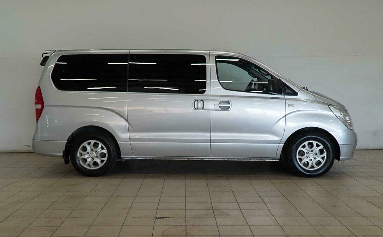 Hyundai Grand Starex I