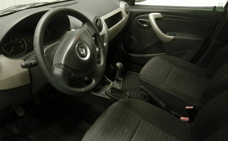 Renault LOGAN 1.4 MT (75 л.с.)