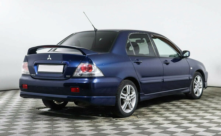 Mitsubishi lancer