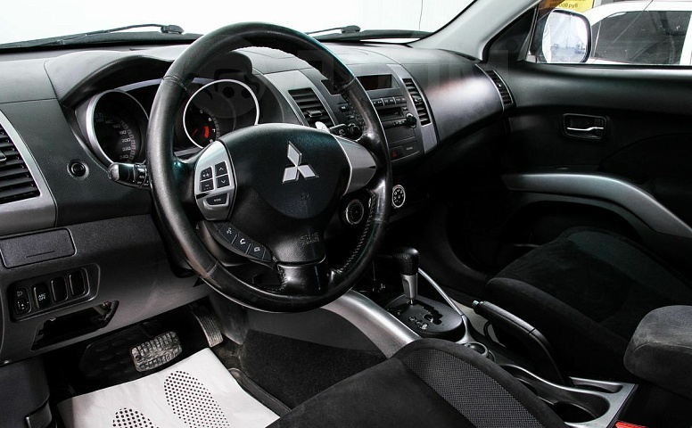 Mitsubishi Outlander, 2 поколение