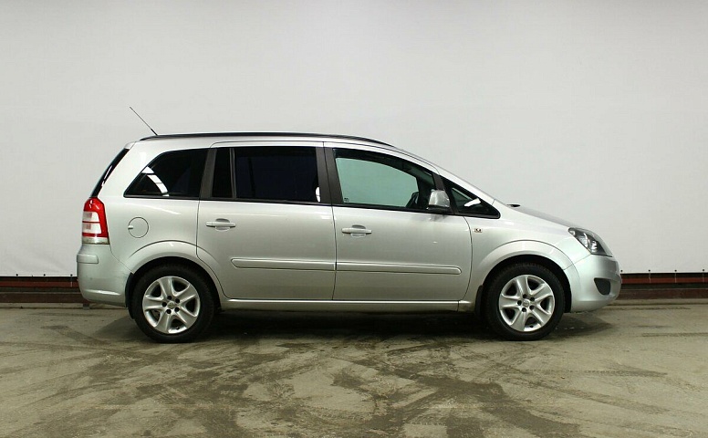Opel Zafira B Рестайлинг