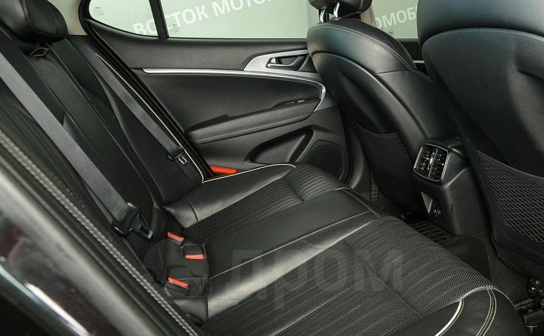 Genesis G70, 1 поколение