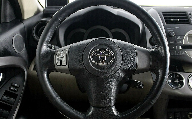 Toyota RAV4 III (XA30)