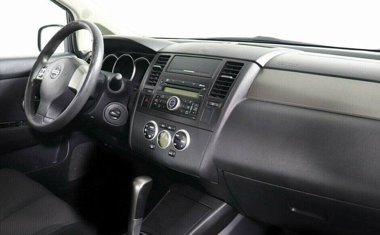 Nissan Tiida 1.6 Автомат