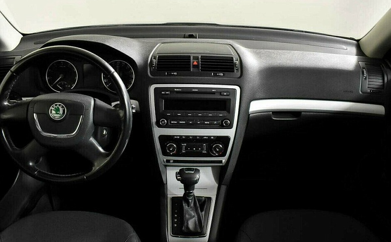 Skoda Octavia 1.6 Автомат