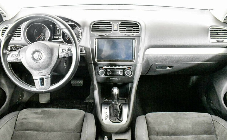 Volkswagen Golf VI