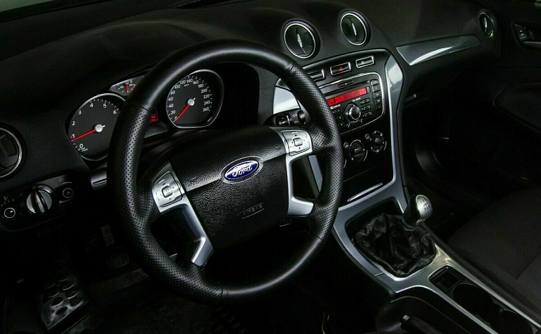 Ford mondeo