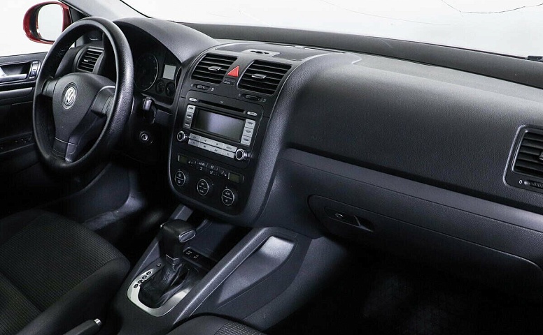 Volkswagen Jetta V