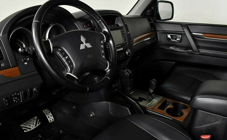 Mitsubishi Pajero 3.8 Автомат