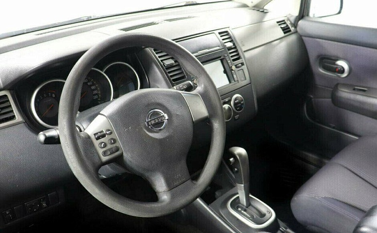 Nissan Tiida 1.6 Автомат