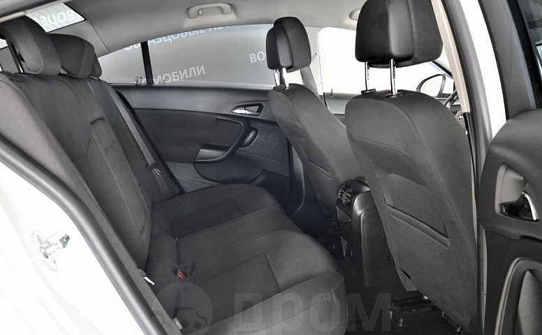 Opel Insignia, 1 поколение