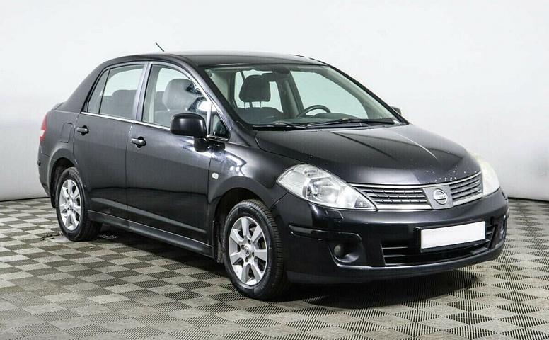 Nissan tiida