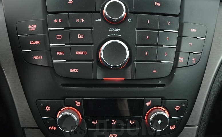 Opel Insignia, 1 поколение