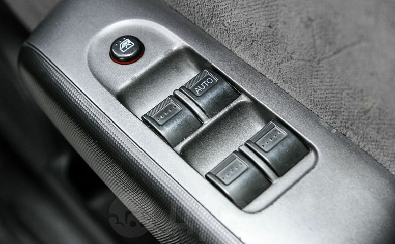 Honda Fit, 1 поколение, 2 рестайлинг