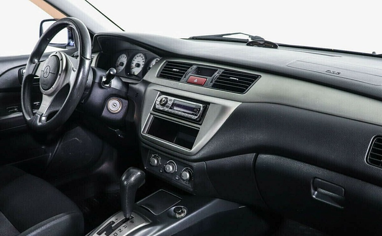 Mitsubishi lancer