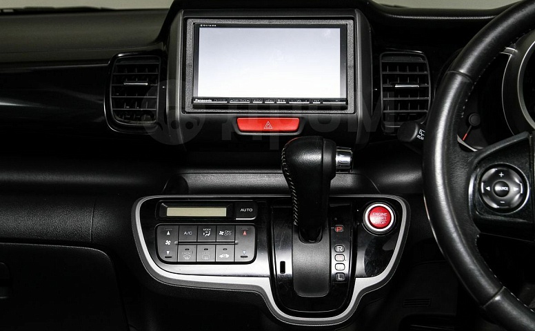 Honda N-BOX, 1 поколение