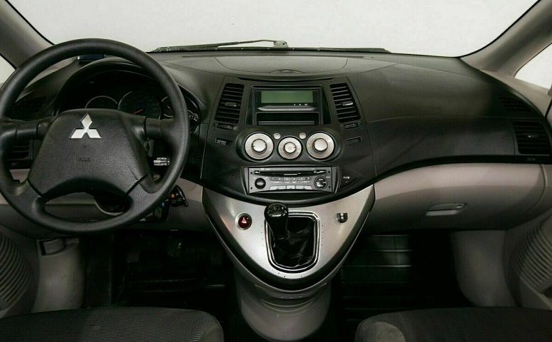 Mitsubishi grandis