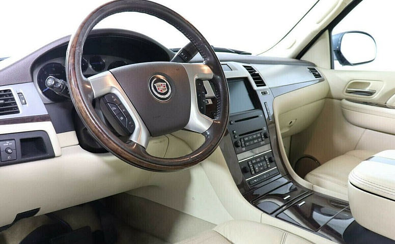 Cadillac Escalade III