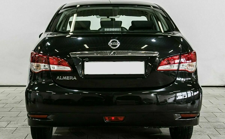 Nissan almera