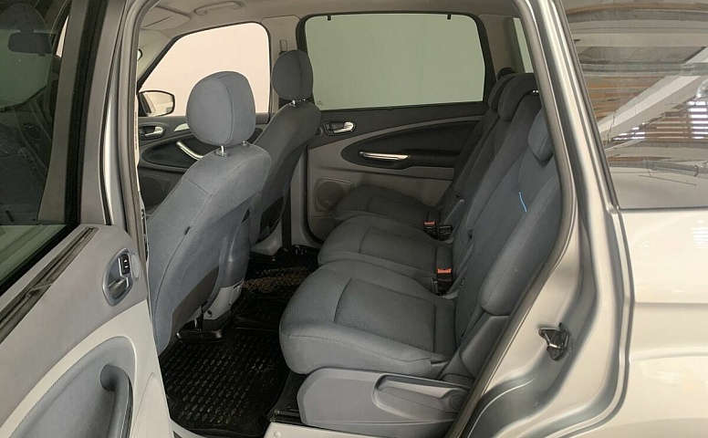 Ford S_MAX 2.0d MT (140 л.с.)