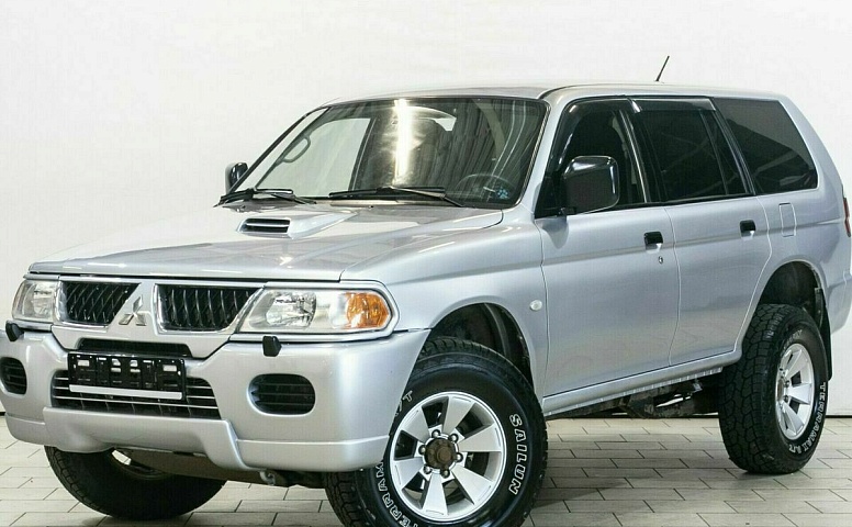 Mitsubishi pajero sport