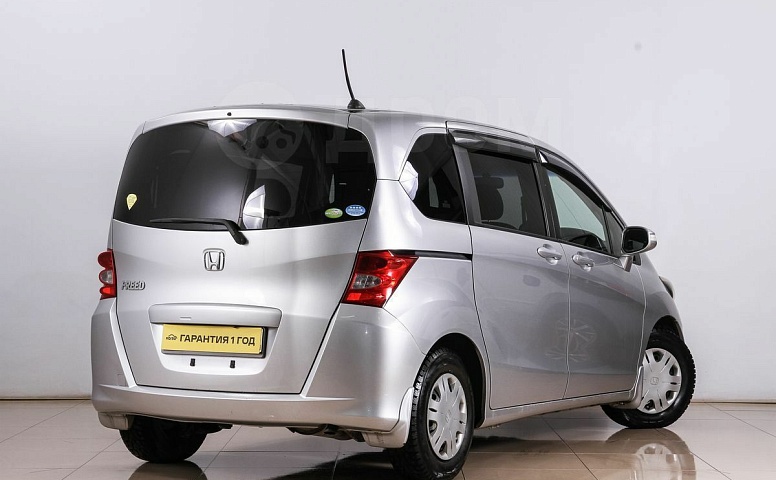 Honda Freed, 1 поколение