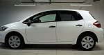 Toyota auris i рестайлинг