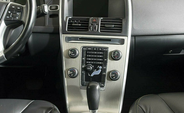 Volvo XC60 2.0 Робот