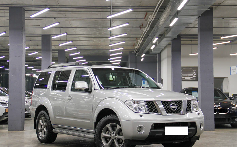 Nissan Pathfinder III