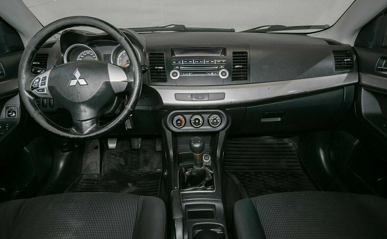 Mitsubishi lancer