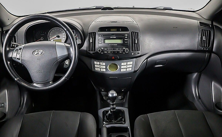 Hyundai Elantra 1.6 МКПП
