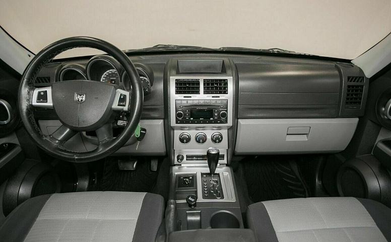 Dodge nitro