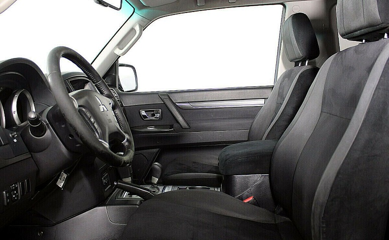 Mitsubishi Pajero IV