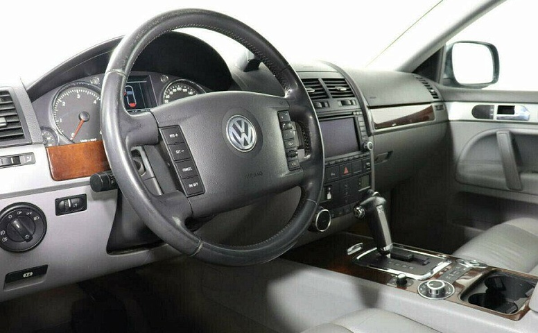 Volkswagen Touareg 3.0 Автомат