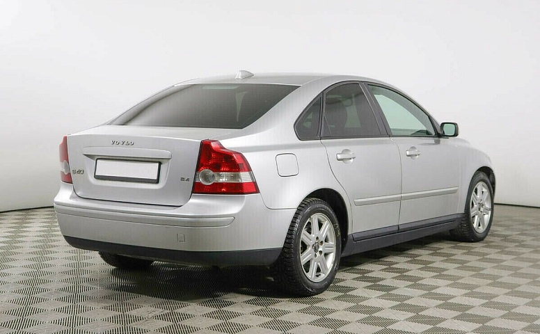 Volvo S40 II