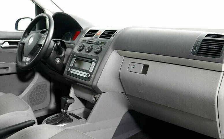 Volkswagen Touran 1.4 Робот
