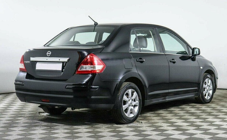 Nissan Tiida 1.6 Автомат