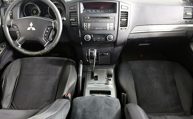 Mitsubishi Pajero IV
