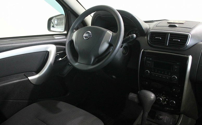 Nissan Terrano III (D10)