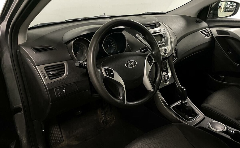 Hyundai Elantra 1.6 МКПП