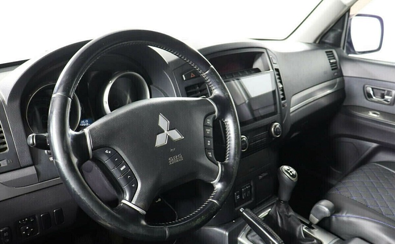 Mitsubishi Pajero IV