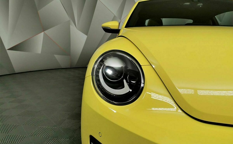 Volkswagen Beetle 1.2 TSI BlueMotion DSG (105 л.с.) Жёлтый
