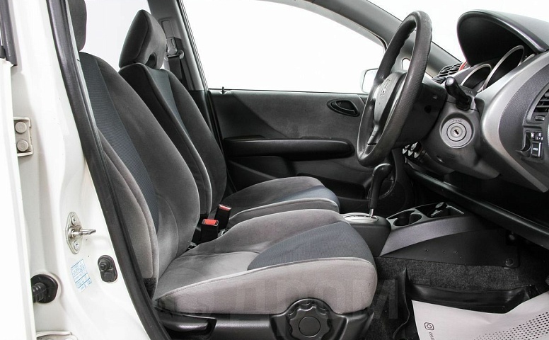 Honda Fit, 1 поколение, 2 рестайлинг