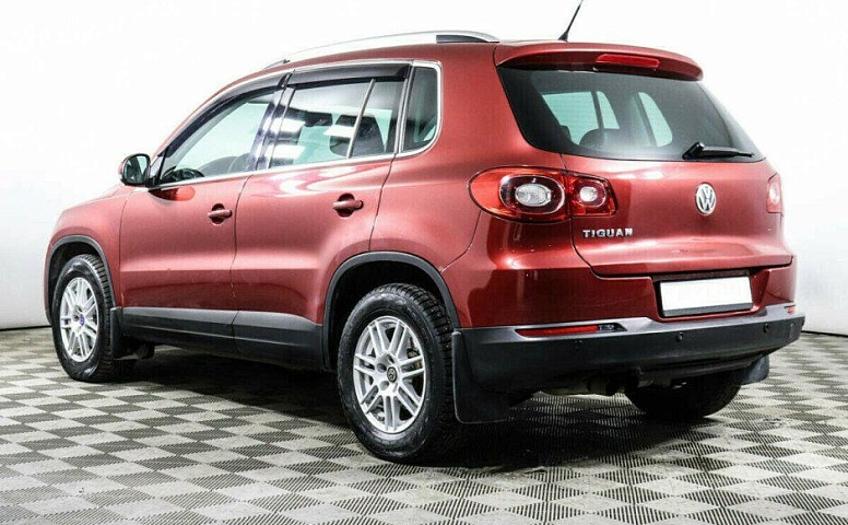 Volkswagen Tiguan 2.0 Автомат