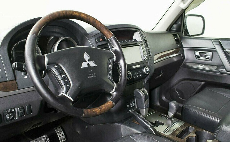 Mitsubishi Pajero 3.2 Автомат