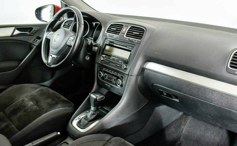 Volkswagen Golf 1.4 Робот
