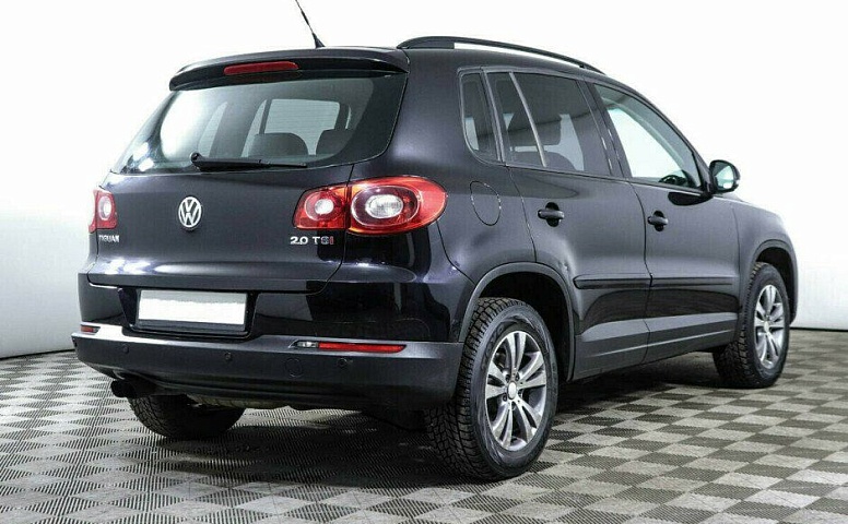 Volkswagen Tiguan 2.0 Автомат